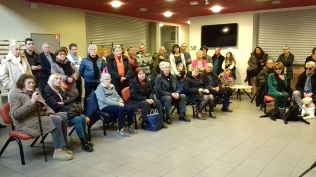 une_partie_de_l_assemblee